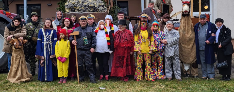 Foto k článku Milevské maškary navštívili Milešov